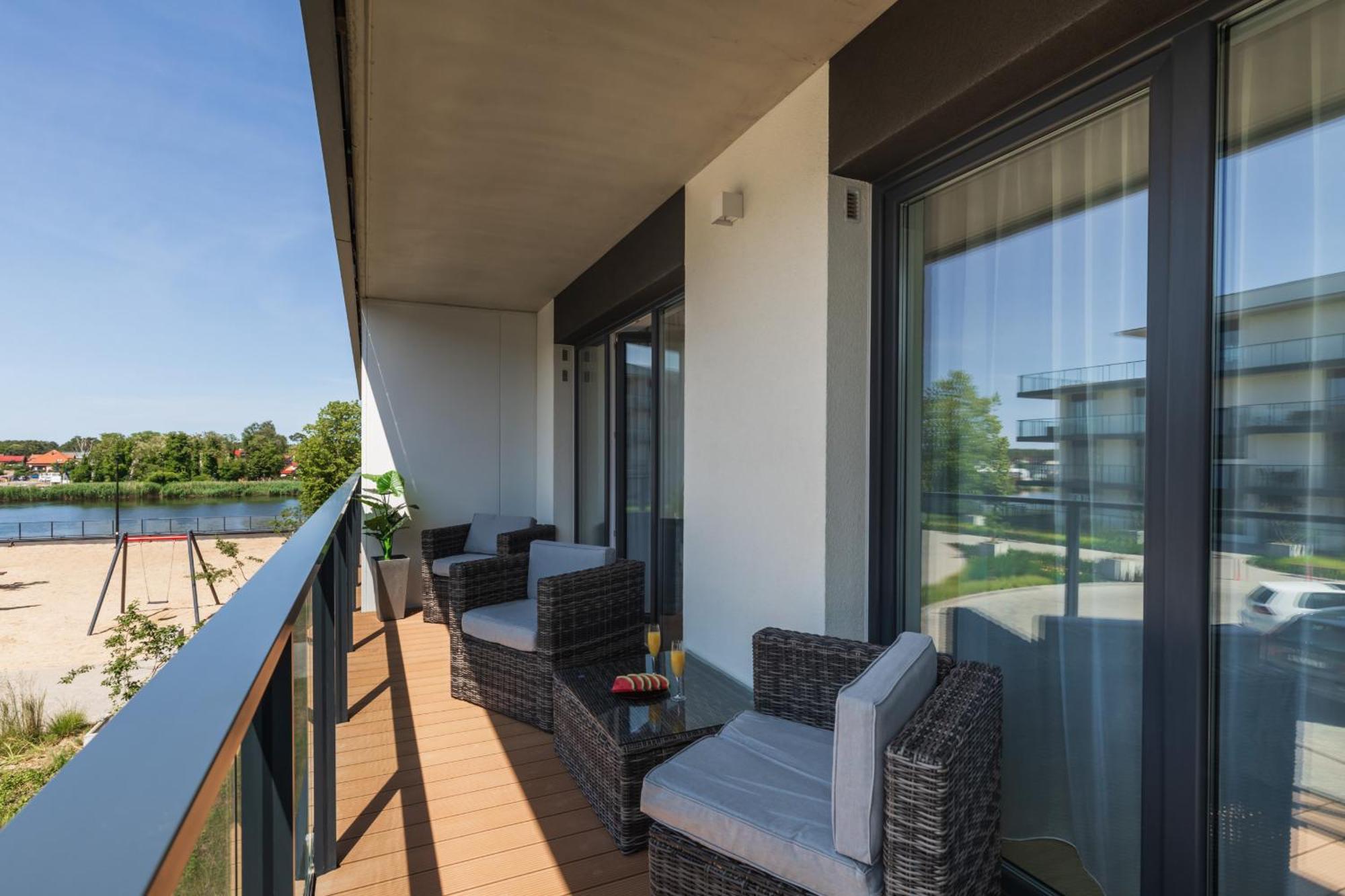 Lux Wellness Resort Apartments By The River By Renters Prestige Dziwnow Exterior photo
