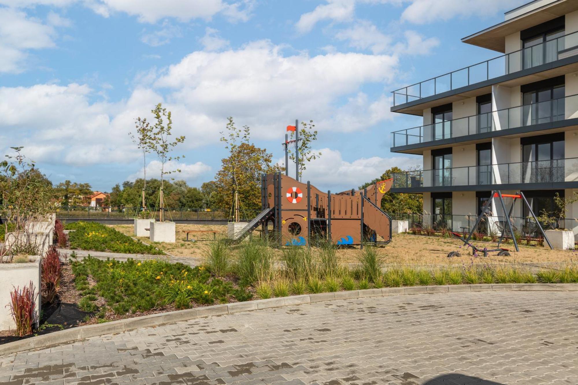 Lux Wellness Resort Apartments By The River By Renters Prestige Dziwnow Exterior photo